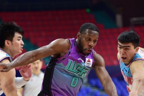 九游平台官网 -冲刺阶段体能课后，费耶诺德复出首秀备战CBA季后赛，悬念犹存，更衣室氛围转暖的简单介绍